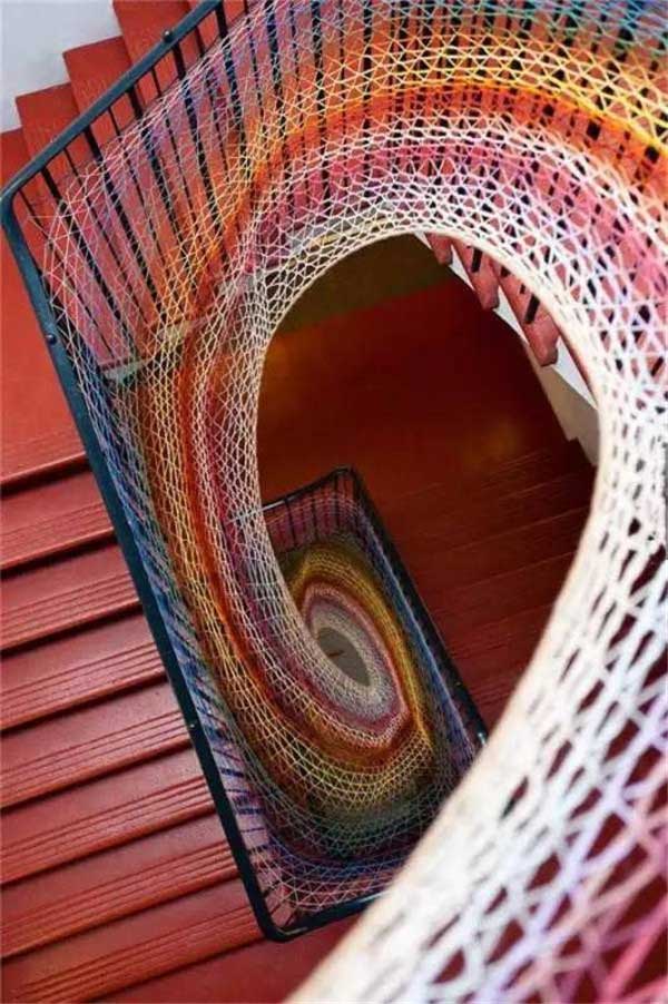 彩色编织楼梯