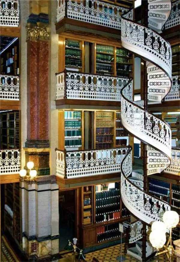 图书馆楼梯副本