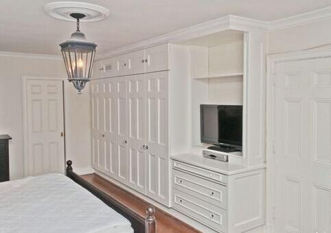 入墙式衣柜好用吗?